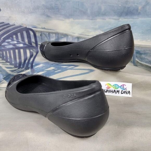 Crocs Flats Women's 6  - Picture 8 of 12